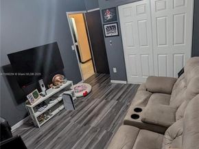 1025 SW 113th Ter, Pembroke Pines FL 33025