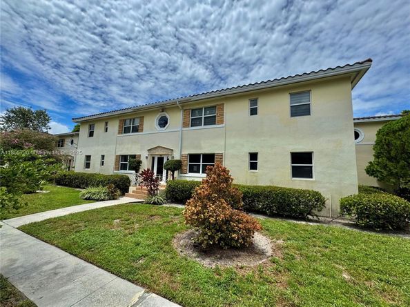 726 NE 92nd St 12L, Miami Shores FL 33138