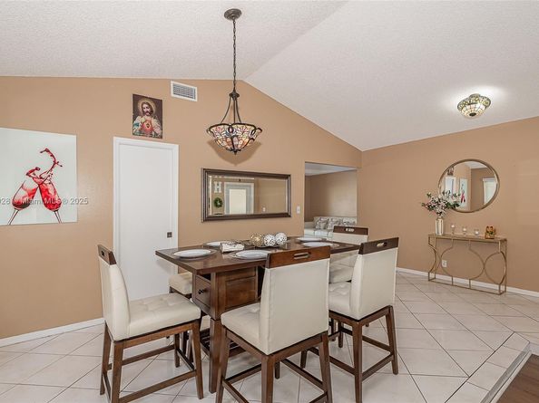 7105 NW 45th St, Coral Springs FL 33065