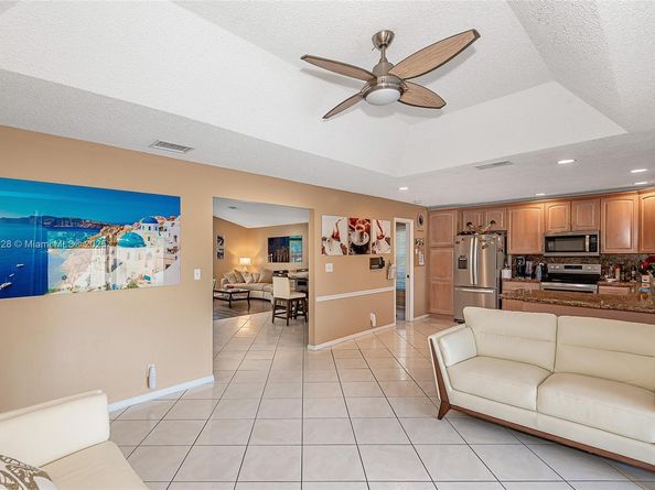 7105 NW 45th St, Coral Springs FL 33065