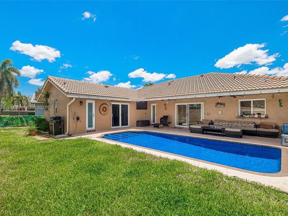 7105 NW 45th St, Coral Springs FL 33065