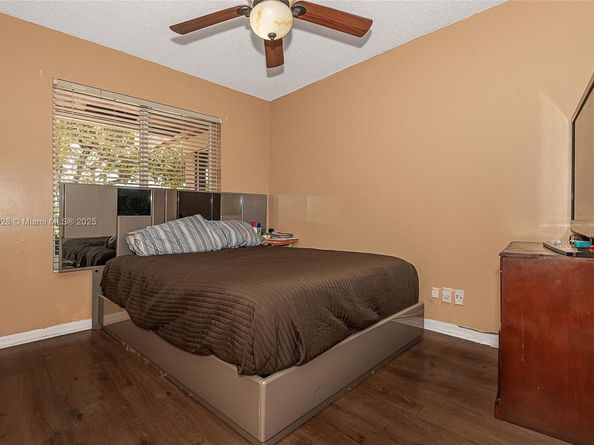 7105 NW 45th St, Coral Springs FL 33065