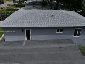 266 NE 162nd St, Miami FL 33162