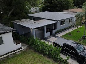 266 NE 162nd St, Miami FL 33162