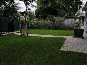 266 NE 162nd St, Miami FL 33162