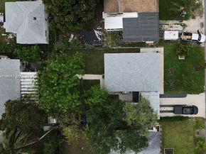 266 NE 162nd St, Miami FL 33162