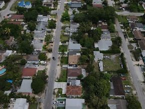 266 NE 162nd St, Miami FL 33162
