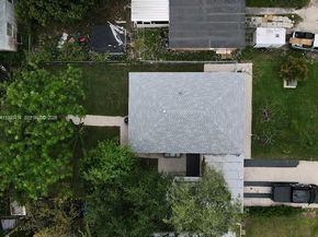 266 NE 162nd St, Miami FL 33162