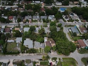 266 NE 162nd St, Miami FL 33162