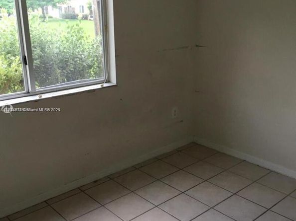 3398 NE 9th Dr 102, Homestead FL 33033