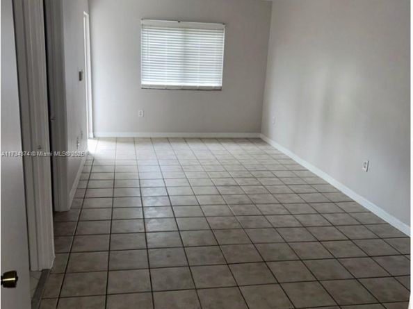 3398 NE 9th Dr 102, Homestead FL 33033