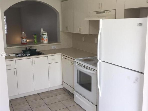 3398 NE 9th Dr 102, Homestead FL 33033