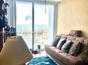 6450 Collins av 509, Miami Beach FL 33141
