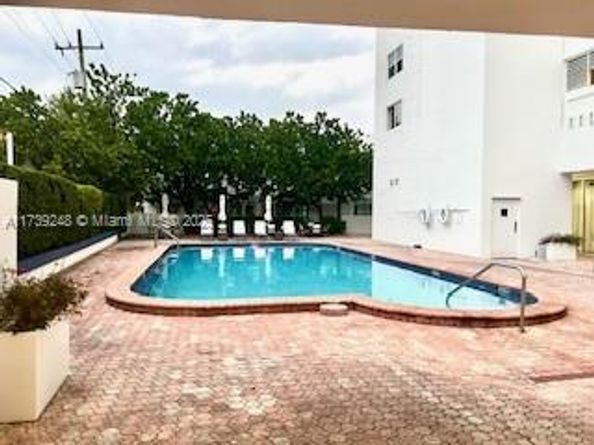 6450 Collins av 509, Miami Beach FL 33141