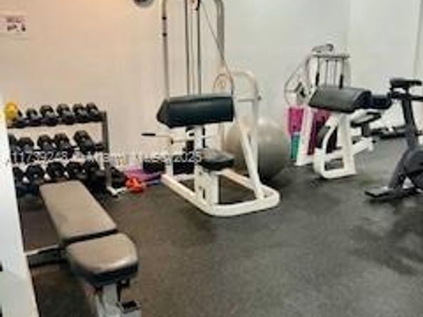6450 Collins av 509, Miami Beach FL 33141