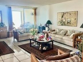 6450 Collins av 509, Miami Beach FL 33141