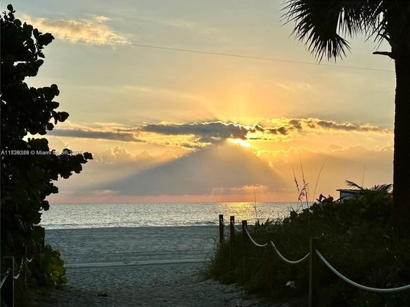 6450 Collins av 509, Miami Beach FL 33141