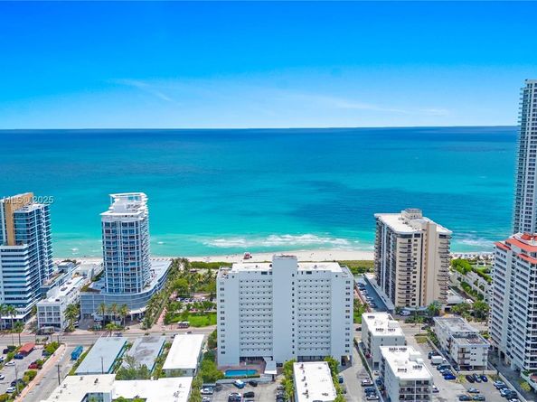 6450 Collins av 509, Miami Beach FL 33141