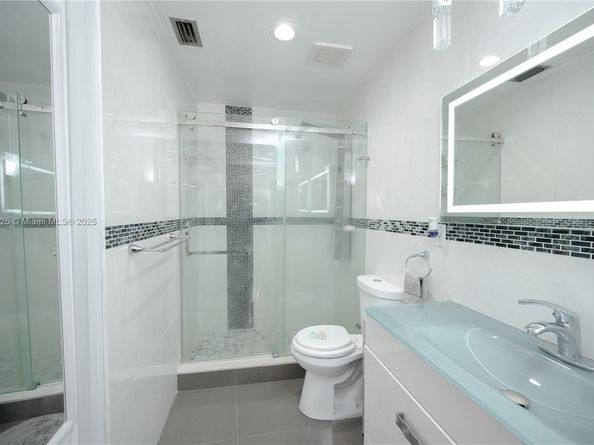 6268 NW 170th Ter, Hialeah FL 33015