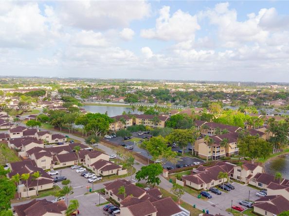 6268 NW 170th Ter, Hialeah FL 33015