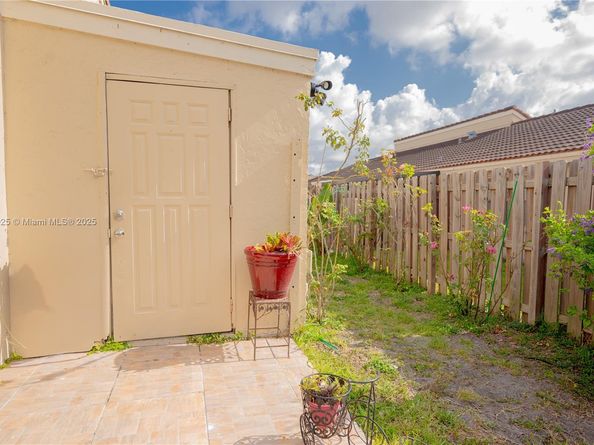 6268 NW 170th Ter, Hialeah FL 33015