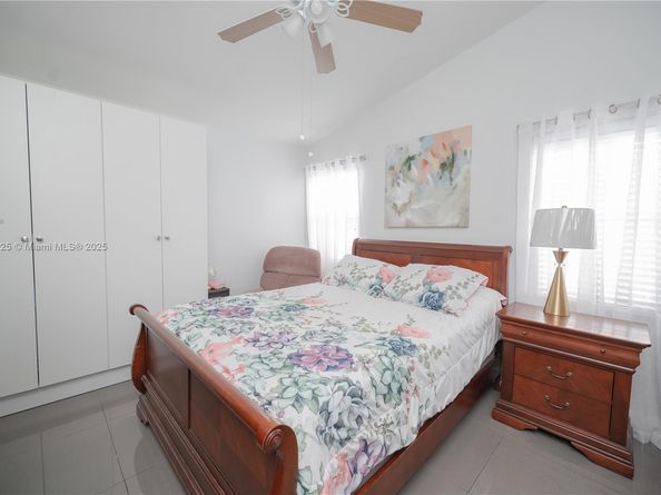 6268 NW 170th Ter, Hialeah FL 33015