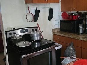 846 NW 114th St, Miami FL 33168