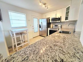 319 NE 14th Ave 702, Hallandale Beach FL 33009