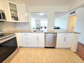 319 NE 14th Ave 702, Hallandale Beach FL 33009