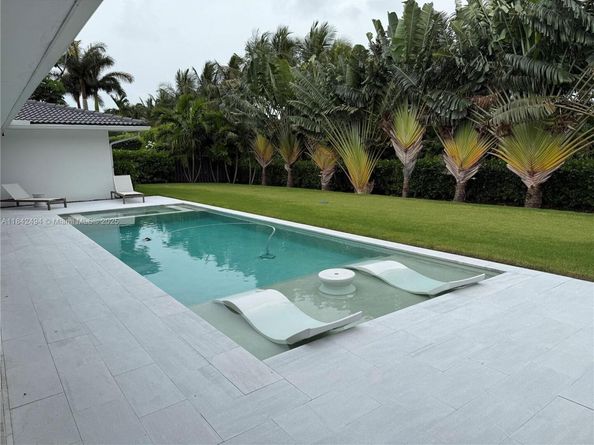 1001 Diplomat Pkwy, Hallandale Beach FL 33009