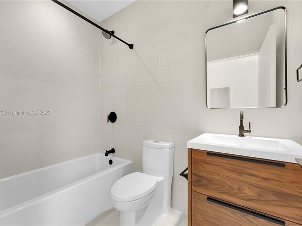 3073 Hibiscus St 1, Miami FL 33133