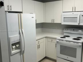 10 Aragon Ave 814, Coral Gables FL 33134