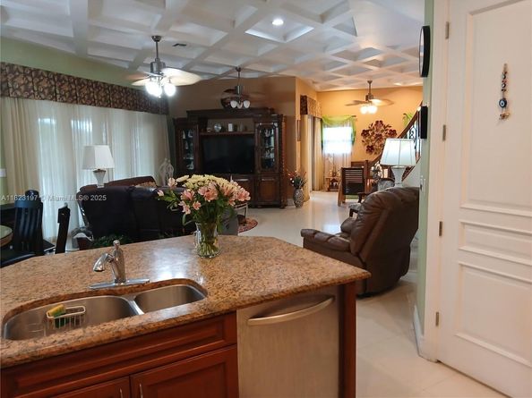 13190 NW 6th St, Miami FL 33182