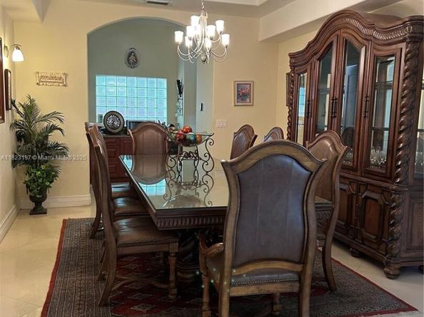 13190 NW 6th St, Miami FL 33182