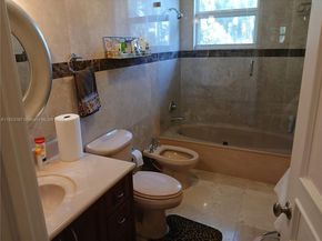 13190 NW 6th St, Miami FL 33182