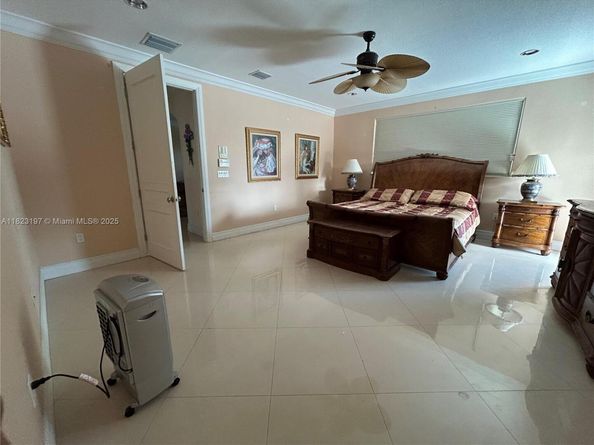13190 NW 6th St, Miami FL 33182
