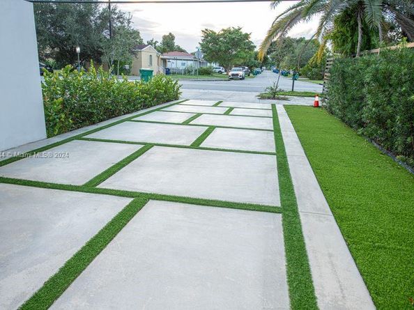 2033 SW 62nd Ave A, Miami FL 33155