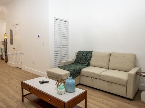2033 SW 62nd Ave A, Miami FL 33155