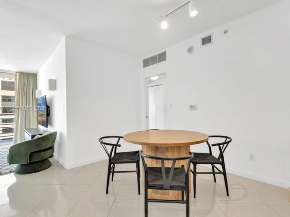335 S Biscayne Bl 3408, Miami FL 33131
