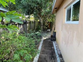 6560 NW 25th Ct, Sunrise FL 33313