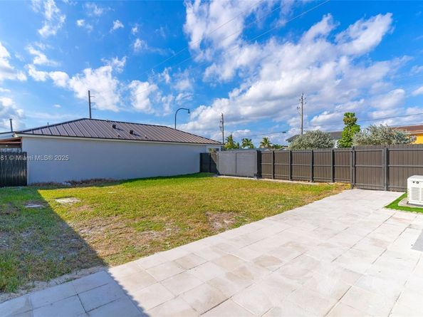 13996 SW 160th St, Miami FL 33177