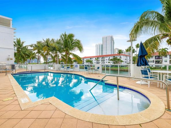 3030 NE 188th St 606, Aventura FL 33180
