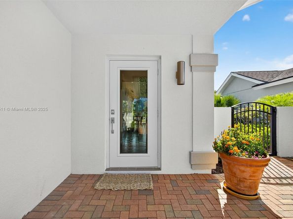 257 Ridge Rd, Jupiter FL 33477