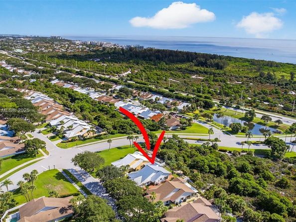 257 Ridge Rd, Jupiter FL 33477