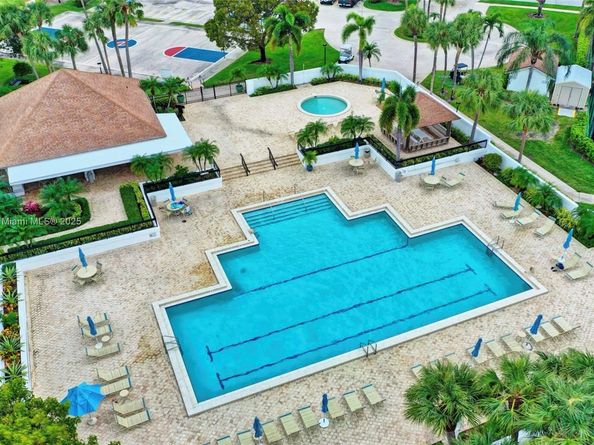 257 Ridge Rd, Jupiter FL 33477
