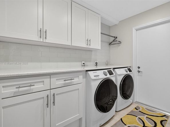257 Ridge Rd, Jupiter FL 33477