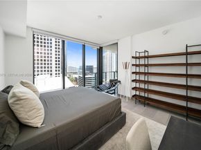 68 SE 6th St 1201, Miami FL 33131