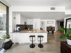 68 SE 6th St 1201, Miami FL 33131