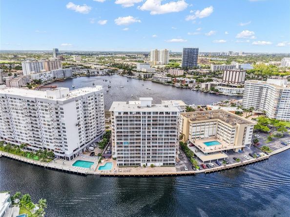121 Golden Isles Dr 803, Hallandale Beach FL 33009