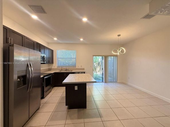 2739 SE 17th St, Homestead FL 33035